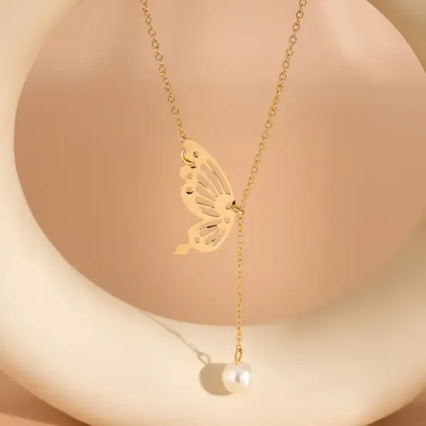 Wholesale 304 Stainless Steel Butterfly PVD Coated 18K Real Gold Plated Cute Sweet Waterproof Non Tarnish Plating O-shaped Chain Gold Pendant Necklace