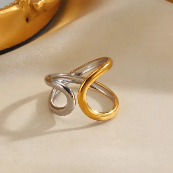 Wholesale 304 Stainless Steel Lines Ion Plating (IP) 18K Gold Plated IG Style Glam Vintage Style Waterproof Non Tarnish Gold Open Rings