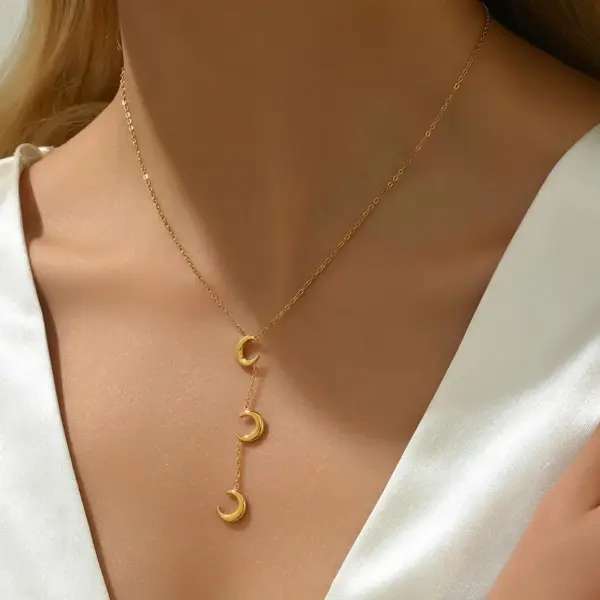 Wholesale PVD Coated Real Gold Plated 14K Gold Moon 304 Stainless Steel Simple Style Waterproof Non Tarnish 304 Stainless Steel Necklace