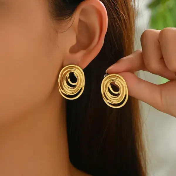 304 Stainless Steel Flower PVD Coated Real Gold Plated 18K Gold Vintage Style Simple Style Waterproof Non Tarnish Ear Studs