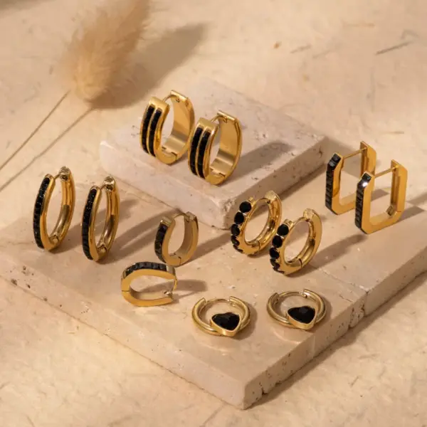 Wholesale PVD Coated Round Oval Heart Shape 304 Stainless Steel Vintage Style Simple Style Classic Style Waterproof Non Tarnish Earrings