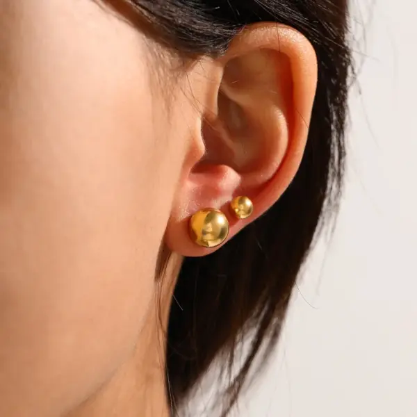 Wholesale 1 Pair Simple Style Ball Solid Color Plating 304 Stainless Steel Stainless Steel Earrings
