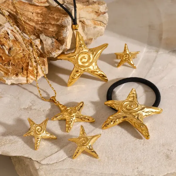 Wholesale 304 Stainless Steel Starfish PVD Coated 18K Real Gold Plated Real Gold Plated Vacation Simple Style Waterproof Non Tarnish Star Gold Rings