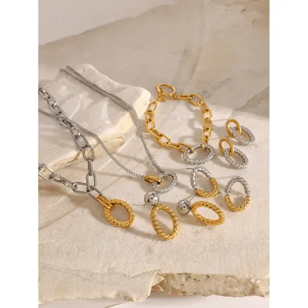 Wholesale 304 Stainless Steel Geometric PVD Coated 18K Real Gold Plated Real Gold Plated Simple Style Classic Style Waterproof Non Tarnish Cuban Link Chain Curb Chain Jewelry Set