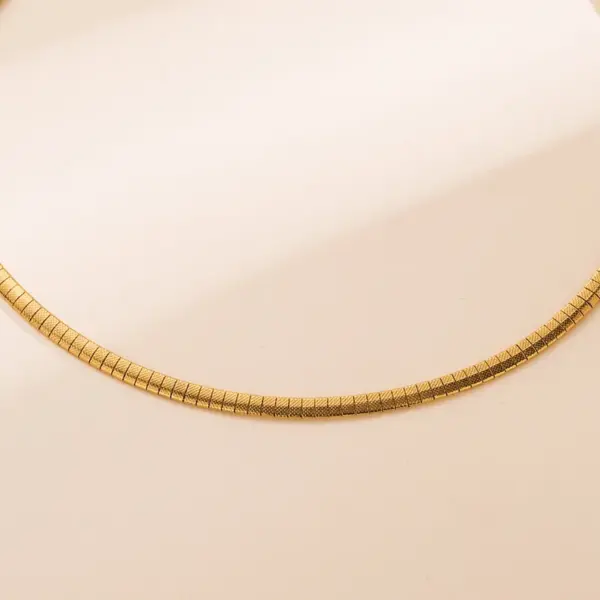 304 Stainless Steel Solid Color Vacuum Plating 18K Gold Plated Basic Simple Style . Gold Choker