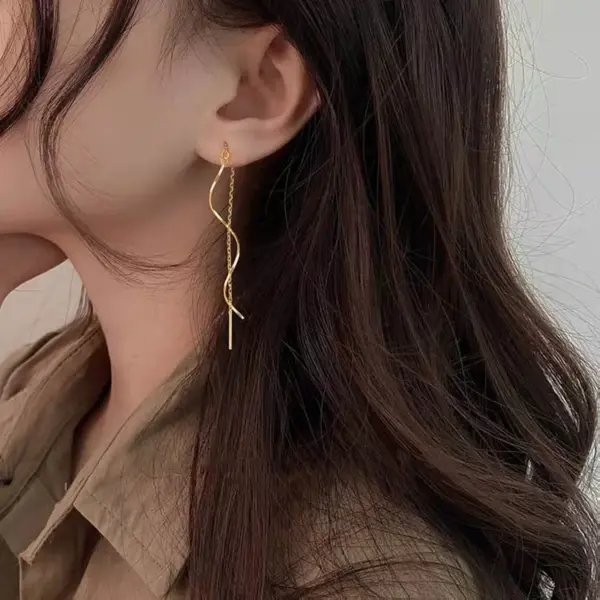 Wholesale Vacuum Plating Real Gold Plated 18K Gold Tassel 304 Stainless Steel Cute Sweet Waterproof Non Tarnish Ear Line