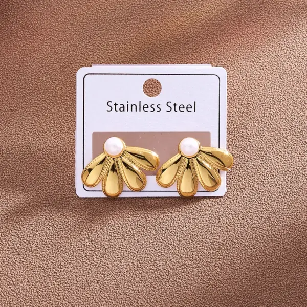 PVD Coated Real Gold Plated 18K Gold Little Daisy Flower Bow Knot 304 Stainless Steel Casual Vintage Style Vacation Waterproof Non Tarnish Earrings
