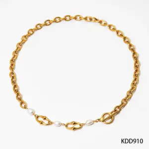 Necklace / Gold