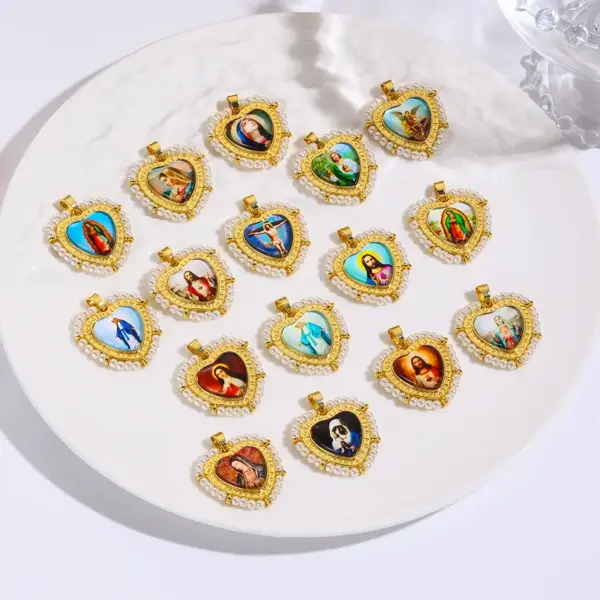 Wholesale Color Retention Copper Plated 18K Pearl Imitation Heart Shaped Religious Pendant Necklace For Men And Women