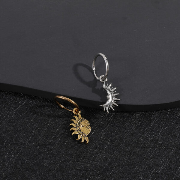 Wholesale Sun Moon Asymmetric Accessories Men's Titanium Steel Couple's High-end Necklace