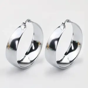 Middle Face Width Silver 20mm Pair