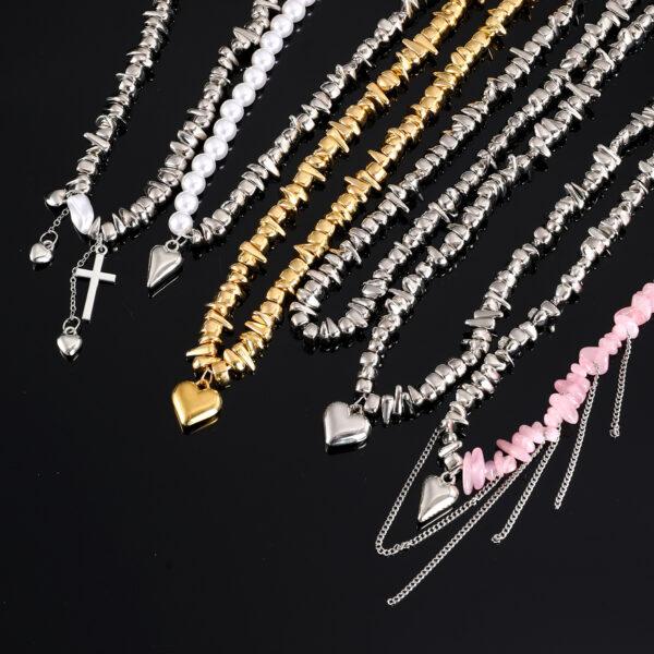 Wholesale Silver Geometric Heart Pendant Necklace