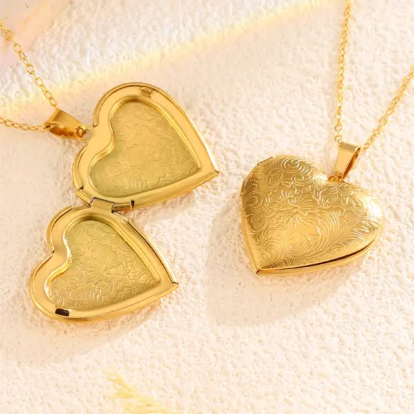 oly-fc63517b78815747251ef45195a2c2b1 Wholesale PVD Coated Real Gold Plated Heart Shape 304 Stainless Steel Simple Style Classic Waterproof Non Tarnish Pendant Necklace Locket