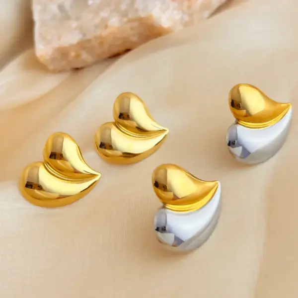 Wholesale PVD Coated Real Gold Plated 18K Gold Heart Shape 304 Stainless Steel IG Style Simple Style Waterproof Non Tarnish Ear Studs