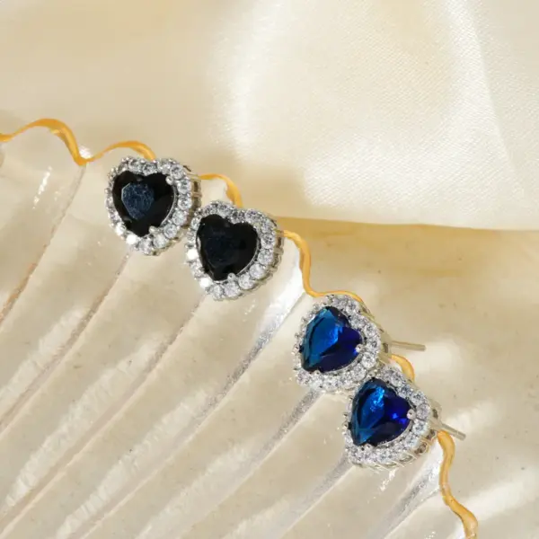 Wholesale 1 Pair Sweet Simple Style Heart Shape Plating Inlay Copper Zircon Silver Plated Ear Studs