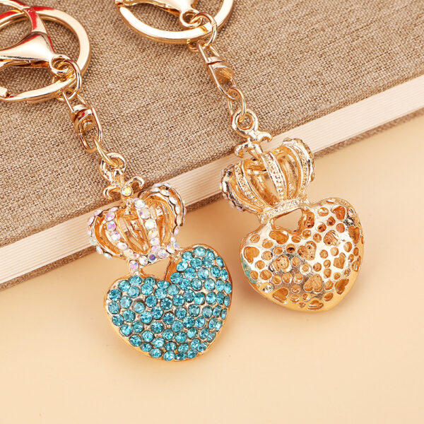 Wholesale New love diamond peach heart hanging crown key chain key chain pendant exquisite gift key chain in stock
