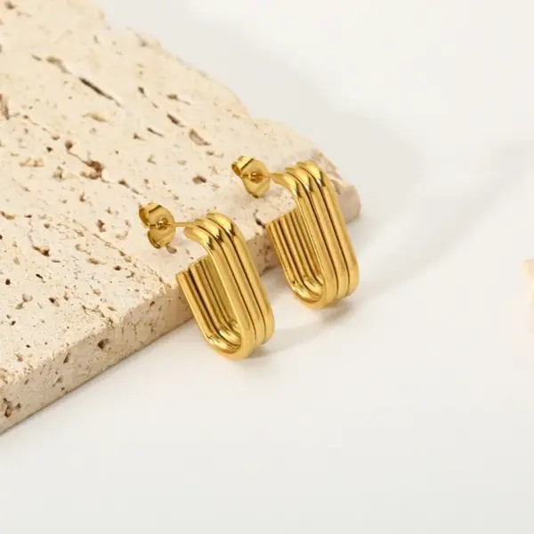 Wholesale 304 Stainless Steel Solid Color PVD Coated 18K Real Gold Plated 18K Gold Classic Style Waterproof Non Tarnish Asymmetrical Plating Drop Earrings