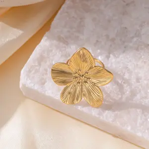 【F234】Five-petal Flower Ring / Gold