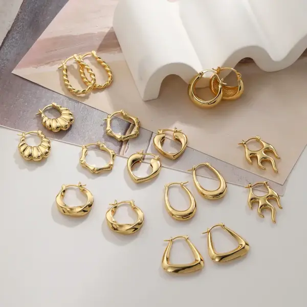 Wholesale 1 Pair Retro Lady U Shape Heart Shape Twist Plating Copper 18k Gold Plated Earrings