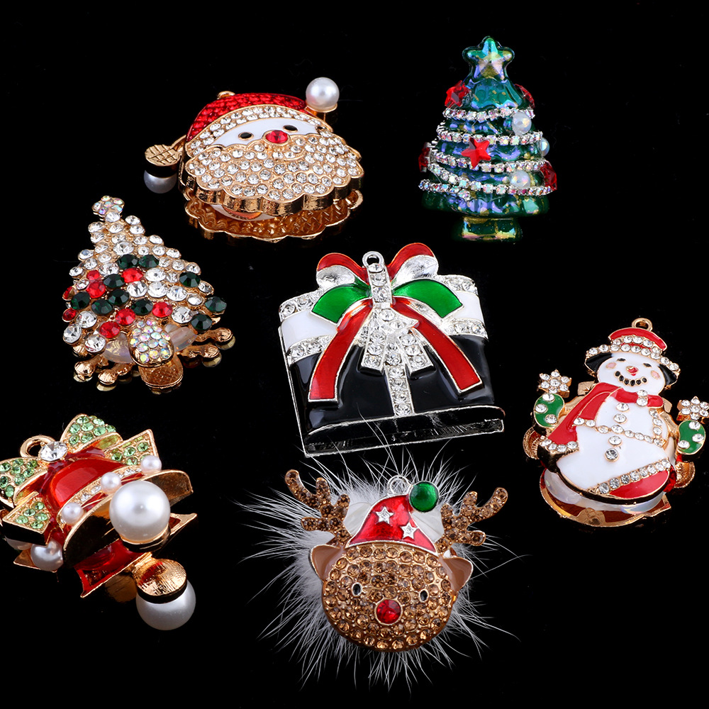 Wholesale Santa Christmas Tree Elk Straight Hole Beads DIY Mobile Phone/KeyChain/Bag Chain Aessories