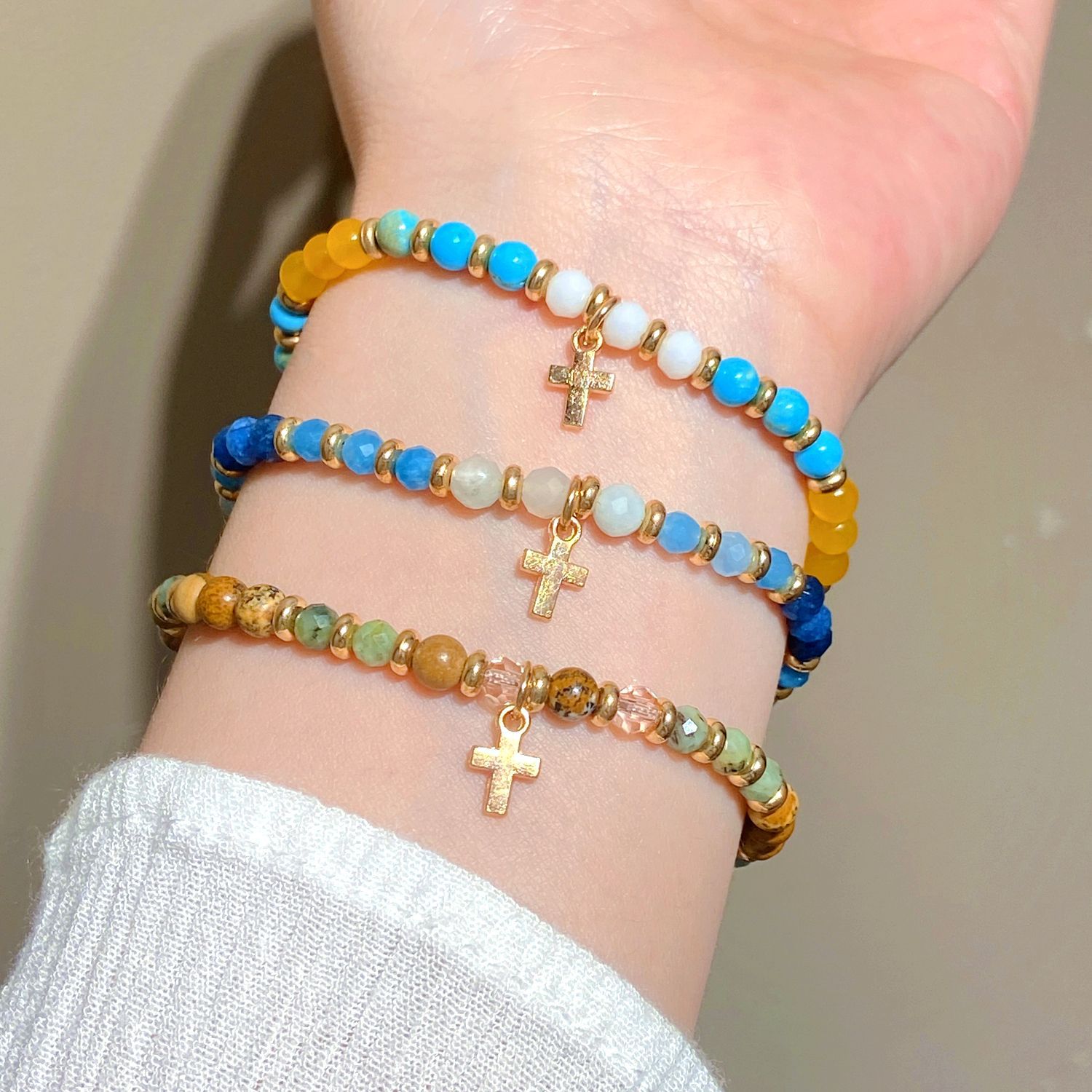 Wholesale Cross-border colored gemstone beaded cross bracelet for women, bohemian style, woven awstring bracelet, jewelry wholesale.