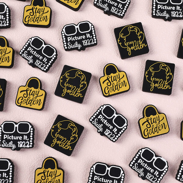 Wholesale New Alphabet Brand Silicone Beads Cartoon Jewelry Scattered Beads Children DIY Beaded Pen Silicone Bead Accessories in stock