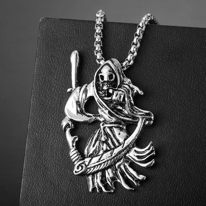 Wholesale European and American domineering skull death pendant vintage men's necklace street pular hip hop style sweater chain