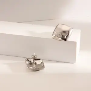 Pleated Square-Steel Color