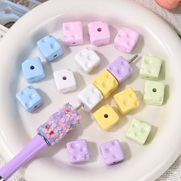 Wholesale Acrylic baking paint texture cheese cube beads