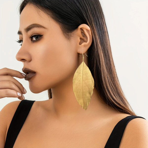 Wholesale Hand-painted silver and gold feather earrings