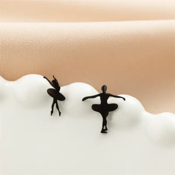 Wholesale PVD Coated 18K Gold Real Gold Plated Human Penguin Notes 304 Stainless Steel Basic Modern Style Classic Style Waterproof Non Tarnish Ear Studs