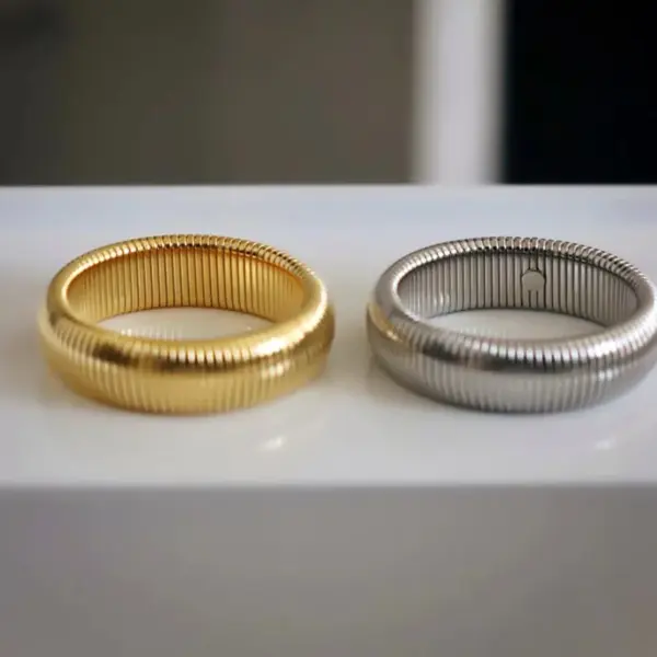 Wholesale Exaggerated Solid Color Stainless Steel Plating Bangle