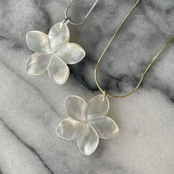 Wholesale 304 Stainless Steel Shell Flower PVD Coated 18K Real Gold Plated Classical Tropical Oversized Snake Chain Lobster Trigger Clasp Closure Pendant Necklace