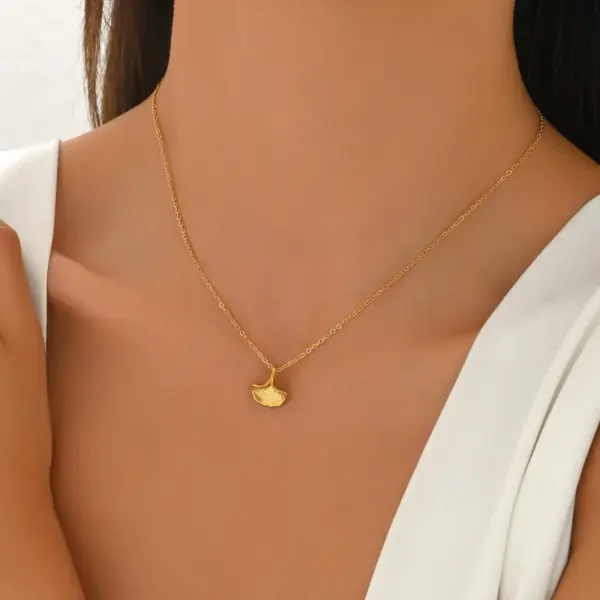 304 Stainless Steel Heart Shape PVD Coated Stone-Free 18K Real Gold Plated Casual Simple Style Commute Waterproof Non Tarnish Micro Super Whisper Thin Chain Necklace