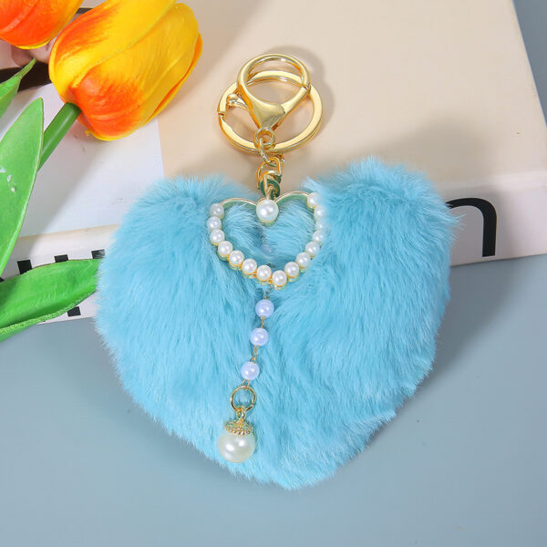 Wholesale Autumn and winter love fur ball pearl keychain peach heart bag pendant car accessories plush pendant small gifts
