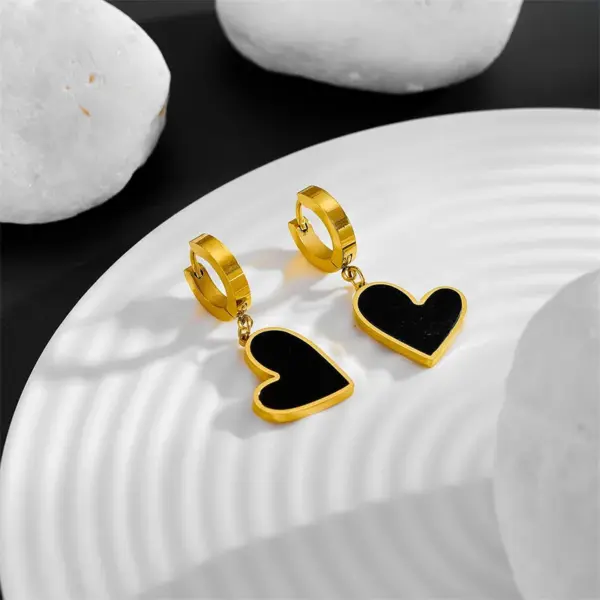 Wholesale Simple Style Heart Shape Titanium Steel Plating Inlay Shell Drop Earrings 1 Pair