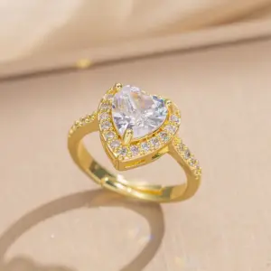 8852 Gold and White Love Heart-Shaped Ring