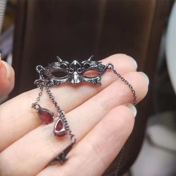 oly-fe22b4fd6650b14d09a20fc206dc40d2 Wholesale Creative Personality Party Party Mask Collarbone Chain Water Drops Diamond Holiday Gift Pendant cosplay Necklace