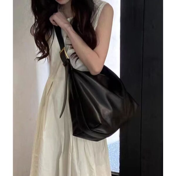 Wholesale Niche Design Bag Women's New 2024 Large Capacity High-class Tote Commuter Bag All-match Shoulder Crossbody Bag