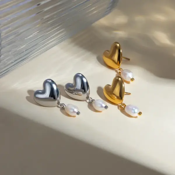 Wholesale PVD Coated Real Gold Plated 18K Gold Heart Shape 304 Stainless Steel IG Style Simple Style Waterproof Non Tarnish Drop Earrings