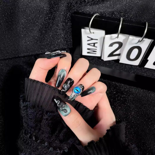 Wholesale Europe and the United States heavy industry pure hand-worn armor boutique nail patch finished wholesale metal butterfly false nails removable