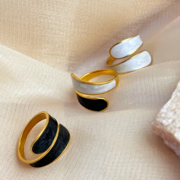 PVD Coated Real Gold Plated 18K Gold Solid Color 304 Stainless Steel Retro Luxurious Waterproof Non Tarnish Rings