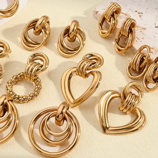 Wholesale Electroplating Golden Plated Round Oval Heart Shape 304 Stainless Steel IG Style Casual Vacation Polishing Plating Ear Studs