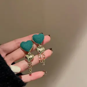 31# Silver Needle-Green Heart Chain