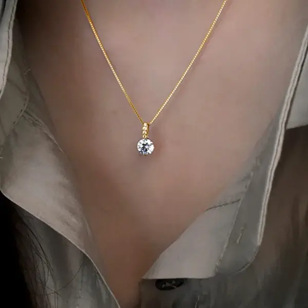 Wholesale Elegant Solid Color Copper Inlay Rhinestones Pendant Necklace