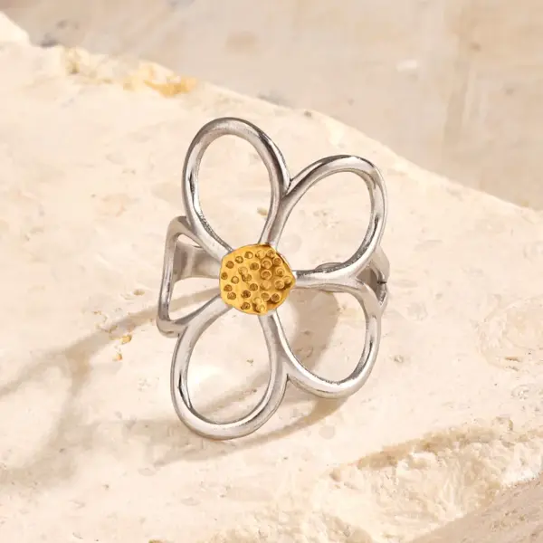 Wholesale Ion Plating (IP) 18K Gold Plated Flower 304 Stainless Steel Elegant Glam Hip-Hop Waterproof Non Tarnish Open Rings