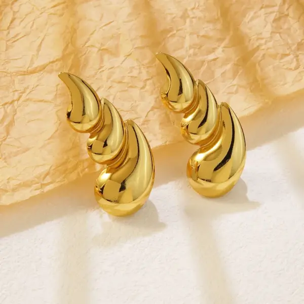 201 Stainless Steel 304 Stainless Steel Geometric Heart Shape Flower Electroplating Stone-Free Imitation Gold Simple Style Classic Style Irregular Hollow Out Multicolor-Golden Yellow Ear Studs