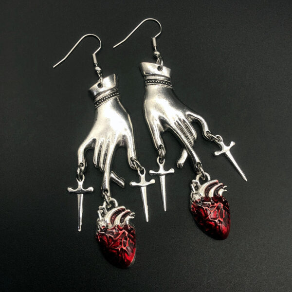 oly-fef7b9fd85db6c59e43013f1f5b26f72 Wholesale Gothic Vampire Ghost Bding Heart Earrings Factory Outlet
