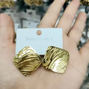 Gold Earrings 131 / 18k