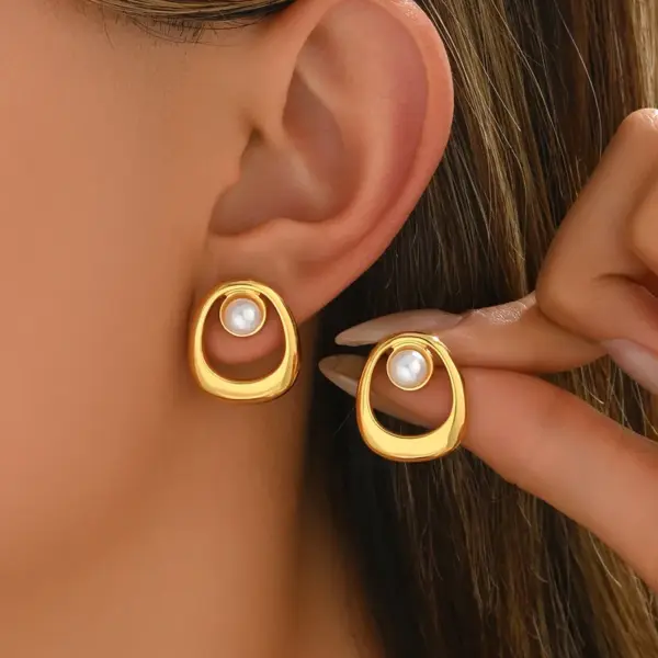 Wholesale 304 Stainless Steel Geometric PVD Coated Glass Real Gold Plated Real Gold Plated Casual Simple Style Waterproof Non Tarnish Ear Studs